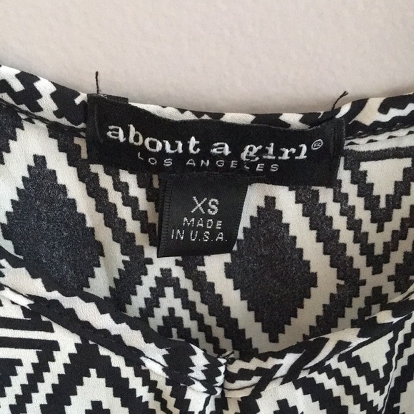 OTS black and white top - Picture 2 of 3